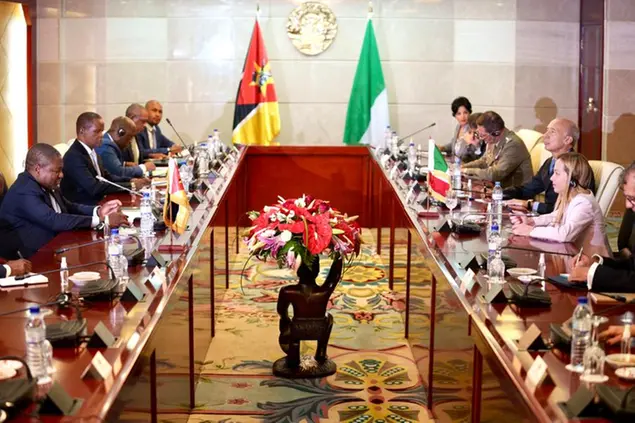 Giorgia Meloni a Maputo (Mozambico) incontra il presidente Filipe Nyusi il 13 ottobre 2023