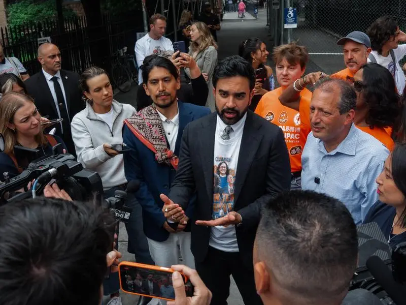 L’officina socialista di New York: i volti della sinistra di Mamdani