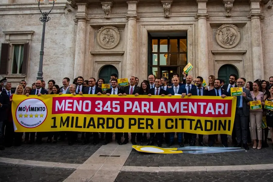 08/10/2019 Roma, i Deputati e Senatori del Movimento 5 Stelle M5S festeggiano il taglio dei Parlamentari. Nella foto Luigi Di Maio, Alfonso Bonafede e Riccardo Fraccaro durante il sit in in piazza Montecitorio