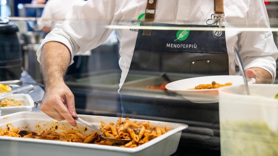 Il pranzo è tempo scuola e il bus diritto allo studio: perché far pagare ciò che dovrebbe essere gratis?