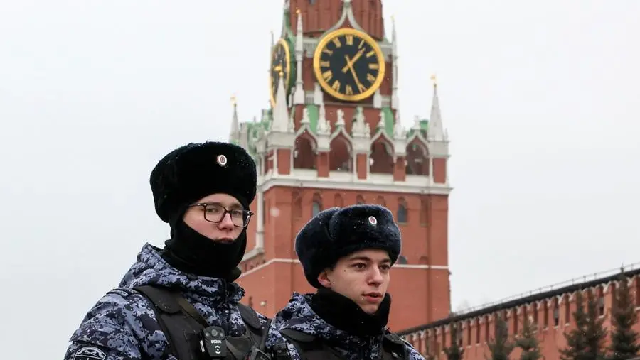 Migranti russi cercano rifugio all'estero, doppio passaporto e fuga in Sud America. Fenomeno in crescita e repressione del Cremlino