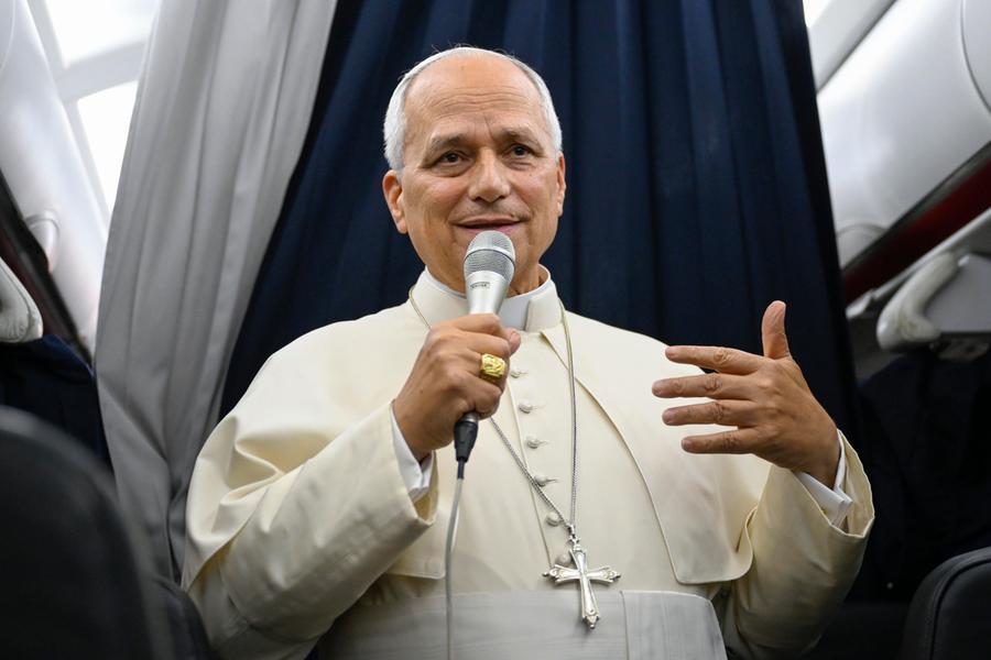 Le dichiarazioni di Papa Leone sulla democrazia e le reazioni politiche