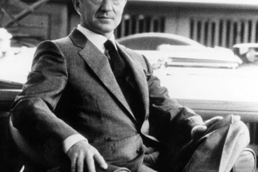 Foto LaPresse Torino/Archivio storico Storico 1995 Leonardo Del Vecchio Leonardo Del Vecchio (Milano, 22 maggio 1935) è un imprenditore italiano, fondatore e presidente di Luxottica, la più grande produttrice e venditrice mondiale di occhiali e lenti. nella foto: Leonardo Del Vecchio Photo LaPresse Turin/Archives historical Hystory 1995 Leonardo Del Vecchio in the photo: Leonardo Del Vecchio