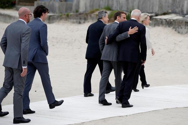 (I leader del G7. Foto AP)