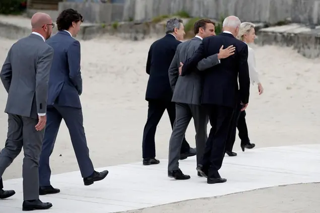 (I leader del G7. Foto AP)
