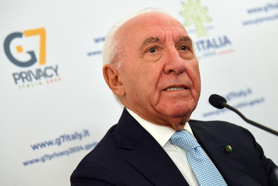 Il Garante si chiude nel fortino, ma ora rischia il danno erariale