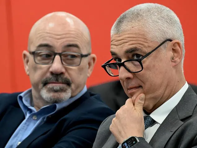 «Rischio di conflitto d’interessi»: Leonardo denuncia l’ex manager