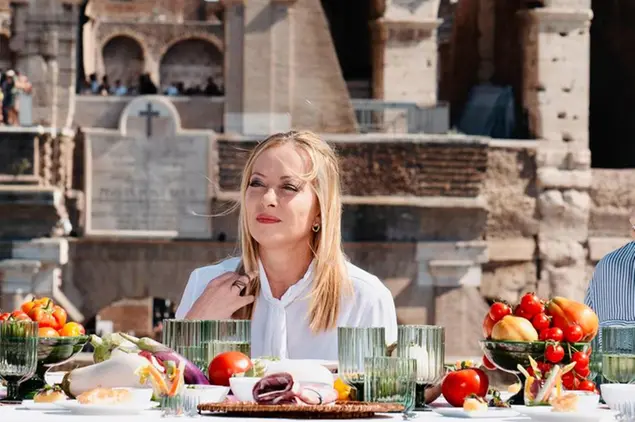Iniziativa \\\"Il pranzo della domenica\\\"