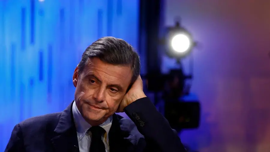 Il centro non esiste da tempo qualcuno lo dica a Calenda #adessonews