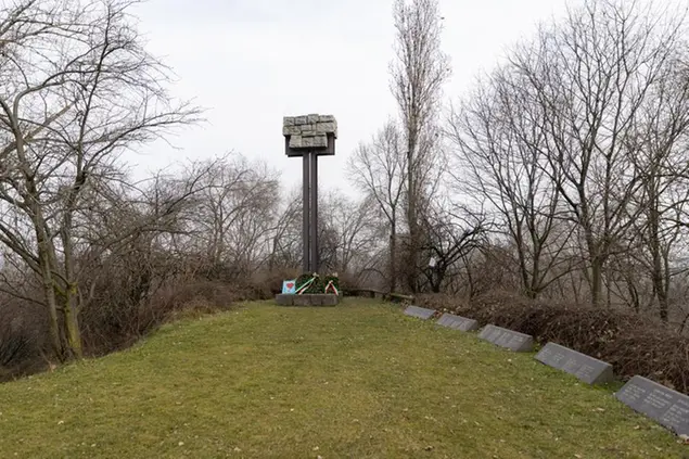 Il Monumento al Deportato a Sesto San Giovanni (LaPresse)