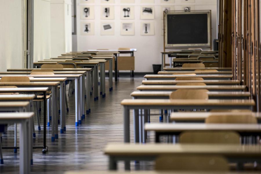 Una scuola a prova di crisi climatica: più che condizionatori serve un piano
