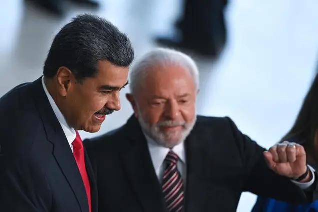 Nicolas Maduro con il presidente Brasiliano Luiz Inacio Lula da Silva