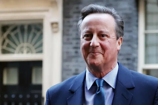 (David Cameron torna ad avere un incarico governativo. Foto Ansa)