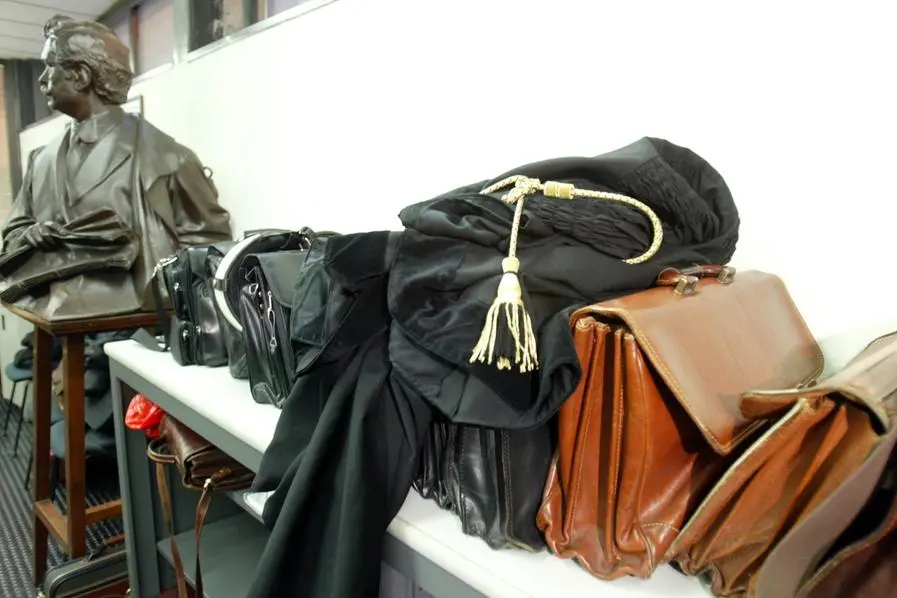 01/10/2012 Napoli, Tribunale, Toghe avvocati