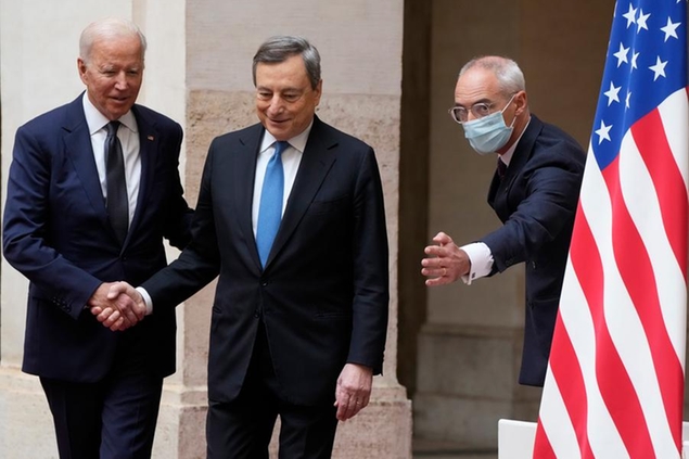 (Biden e Draghi. Foto AP)