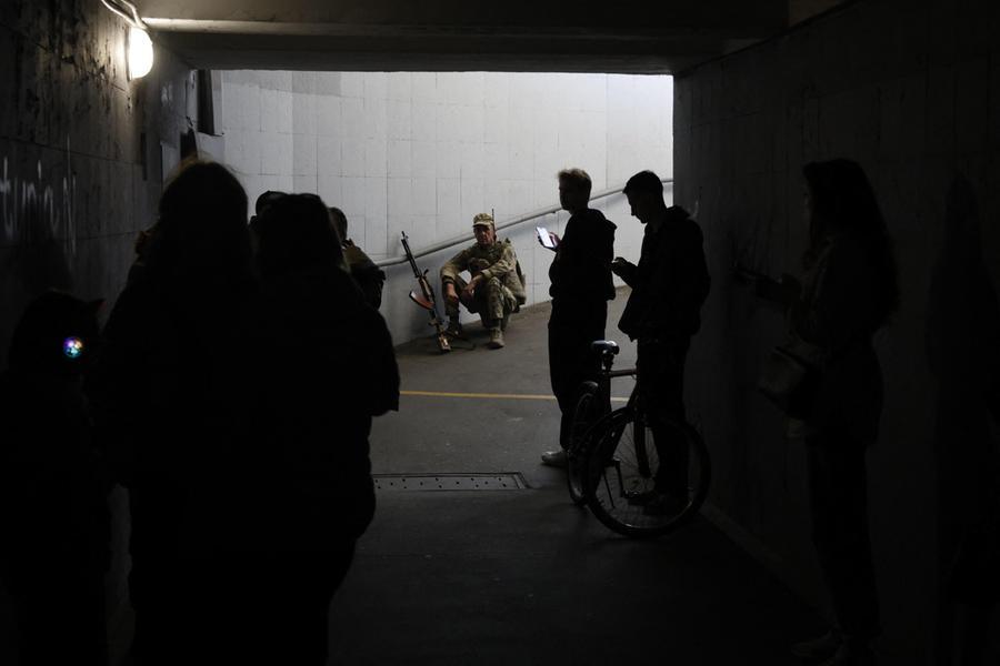 Massiccio attacco russo su Kiev: almeno due morti e sette feriti