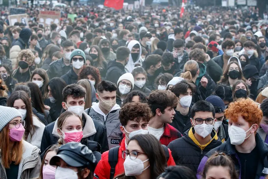 Foto Roberto Monaldo / LaPresse 04-02-2022 Roma Manifestazione degli studenti contro l’alternanza scuola-lavoro e le due prove scritte previste per l’esame di maturità Nella foto Un momento della manifestazione Photo Roberto Monaldo / LaPresse 04-02-2022 Rome (Italy) Demonstration by students against school-work alternation In the pic A moment of the demonstration