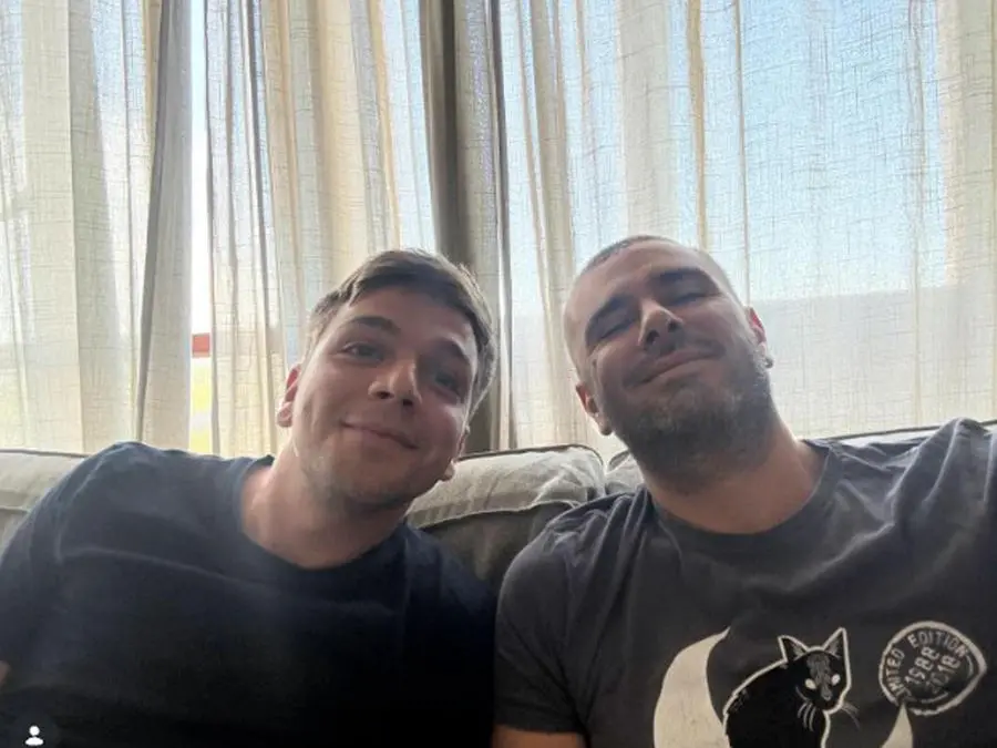 Alessandro Di Battista torna a casa: «Sto molto meglio»