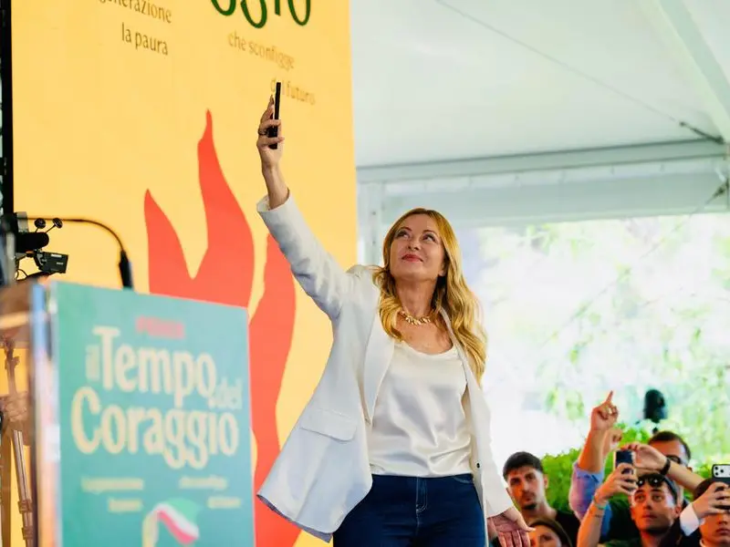 Il bollo di Meloni e la politica delle mancette