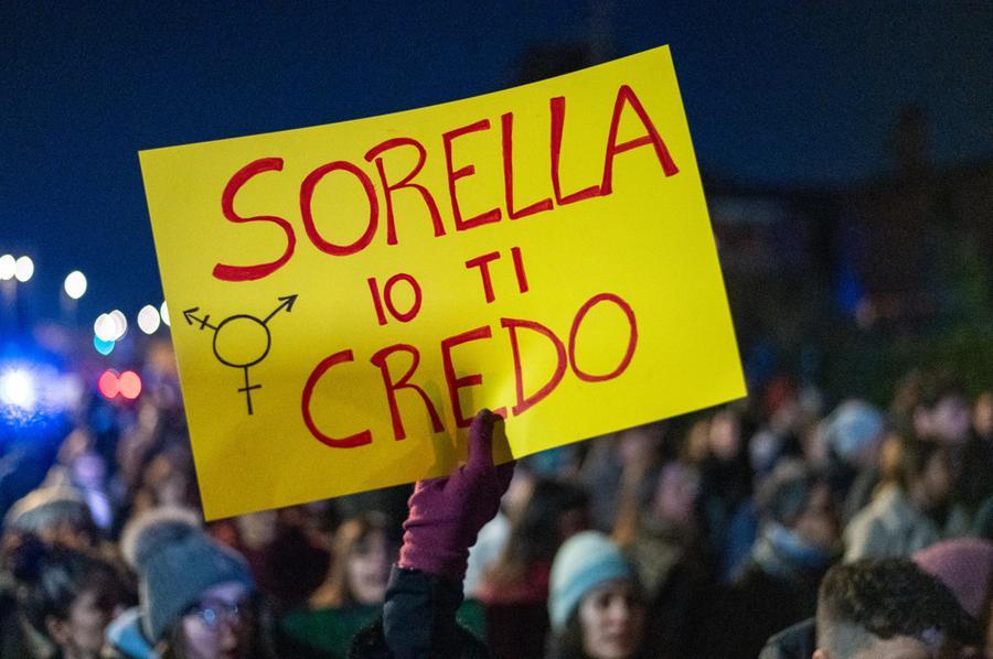 Celebrazione dei funerali di Tania Terrin e riflessioni del parroco sulla politica