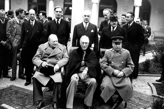 \\u00A9LaPresse Archivio Storico 1945 Yalta Varie - Storia Nelle Foto : Winston Churchill , Franklin Delano Roosevelt , Joseph Stalin durante la conferenza di Yalta