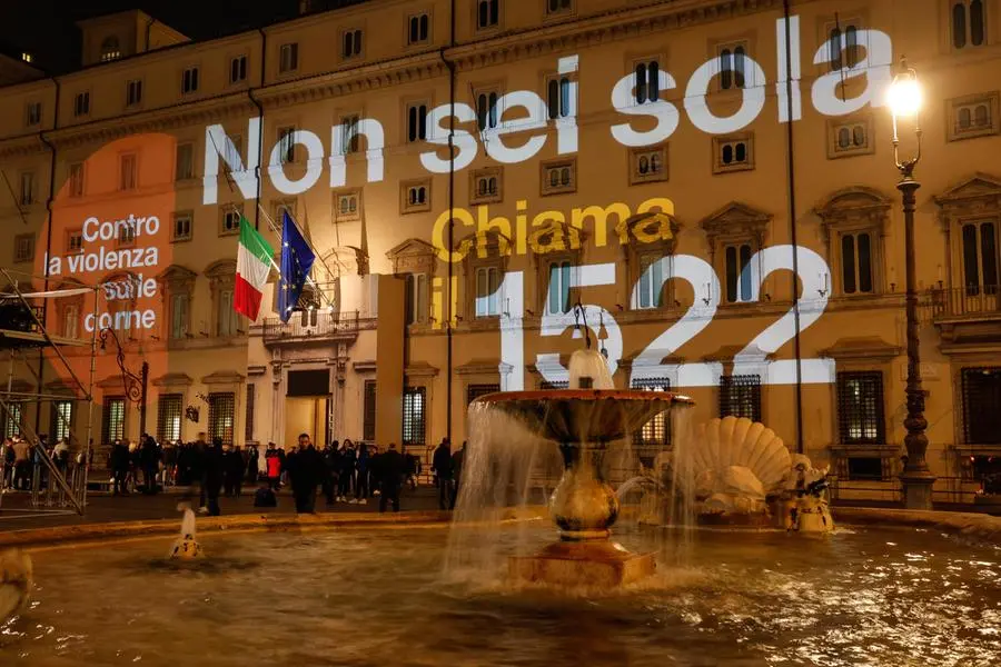 La prima donna presidente si dimentica di tutte le altre