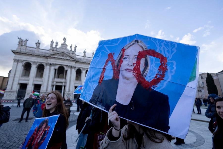 Più del referendum, Meloni teme la crisi economica