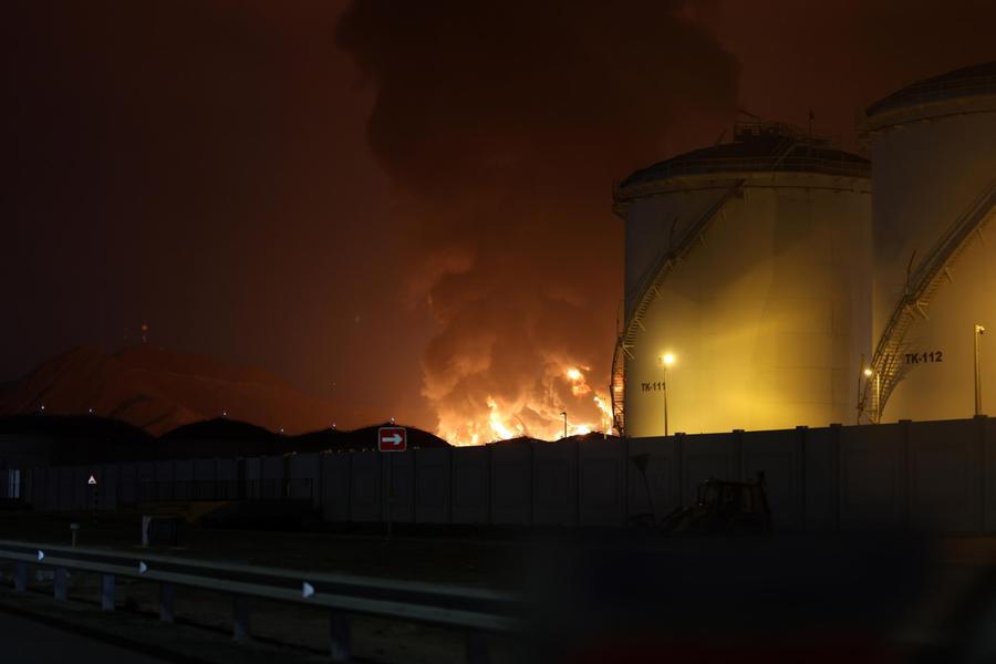 Iran, i media americani: «Ci sarà un’offensiva via terra dei curdi». I repubblicani bloccano il provvedimento che limita i poteri di guerra di Trump