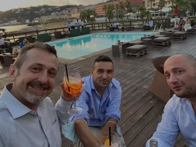 A chi l’appalto per la cucina italiana? A noi! E all’azienda del fascista Avaro