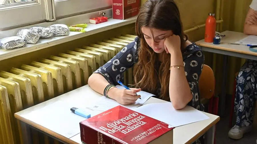 Più anni in uno, insegnanti non qualificati e niente obbligo di