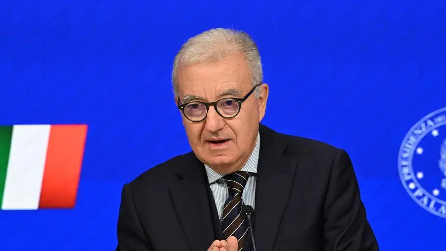 Dossieraggi, i servizi tremano: i pm ora indagano su aisi e dis