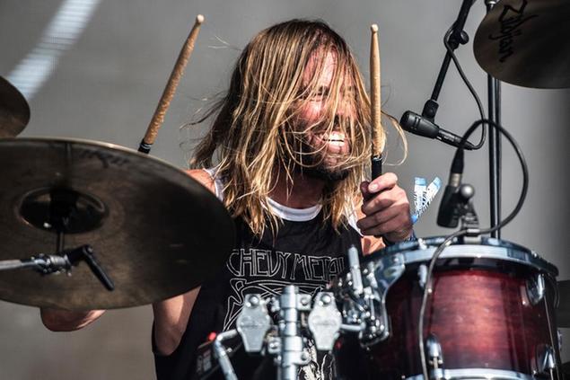 Taylor Hawkins, batterista dei Foo Fighters, \\u00E8 morto a 50 anni (Foto imageSPACE, via AP)