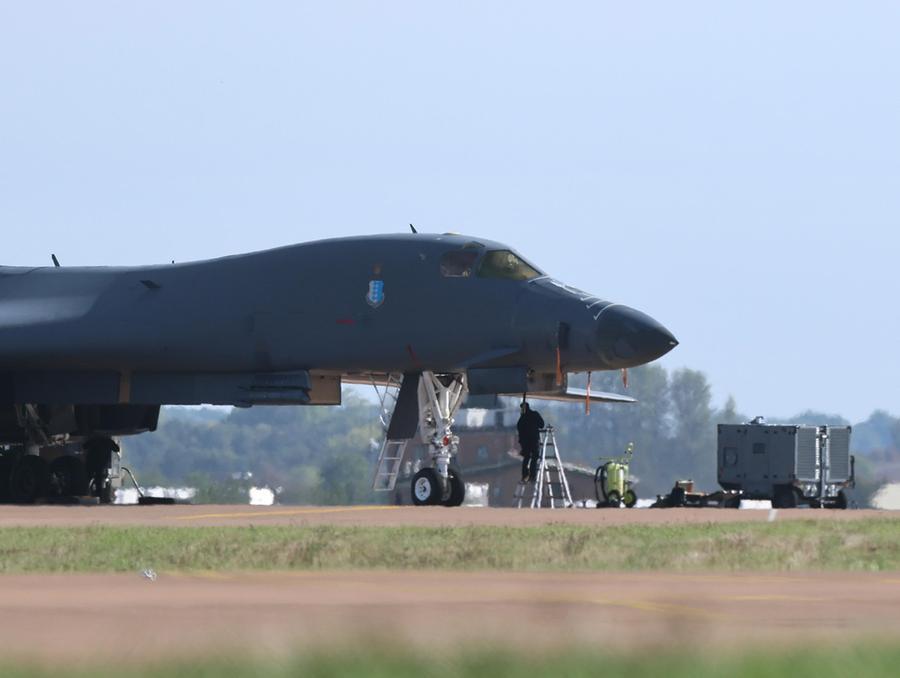 Gli Stati Uniti ritirano i bombardieri dalla base britannica
