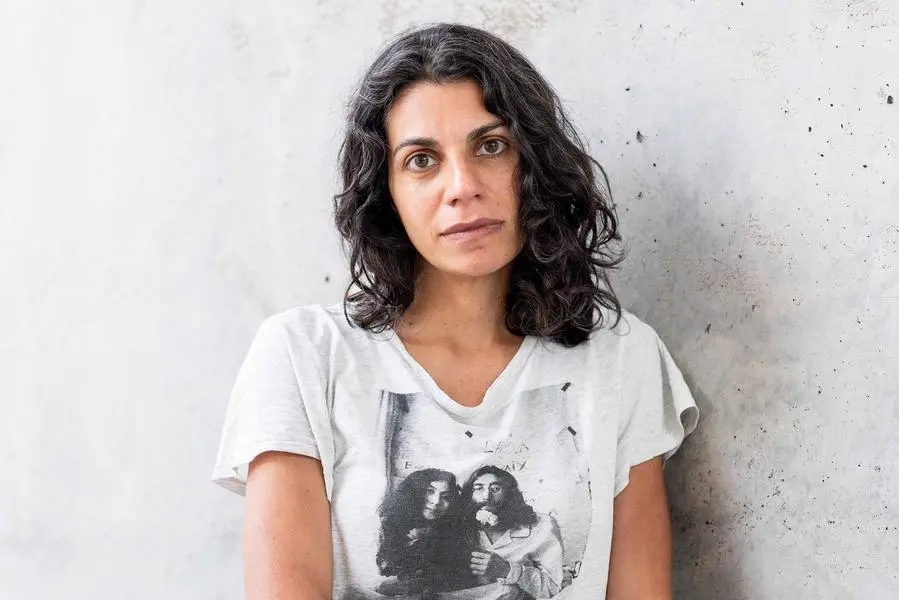 Zasha Colah, curatrice della 13esima Biennale di Berlino (foto di Moritz Haase)