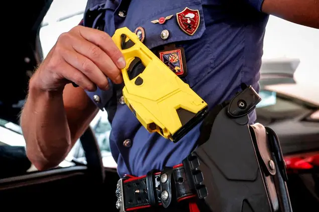Taser in dotazione ai Carabinieri del Nucleo Radiomobile