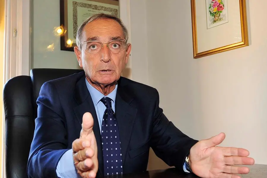 LaFotocamera ph.LucaToni Strada di Borgheria 14. 61121 Pesaro Italia Tel.Ufficio +39 0721454625 Tel.Port. +39 3381031751 E-mail tonifoto@alice.it Fotoreporter Professionista iscrizione albo giornalisti tessera n°121602