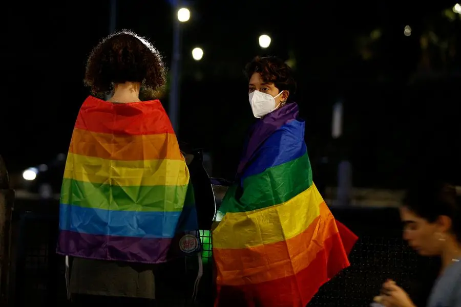 Foto Cecilia Fabiano/ LaPresse 28 Ottobre 2021 Roma (Italia) Economia : Protesta contro la bocciatura al Senato del DDL Zan contro l’omotransfobia Nella Foto : la manifestazione nella Gay Street davanti al Colosseo Photo Cecilia Fabiano/ LaPresse October 28 , 2021 Rome (Italy) Economy : Demonstration against the stop at the Senate of the law against the assault of gay trans people In the Pic : the demonstration in the gay street in fromt of Coliseum