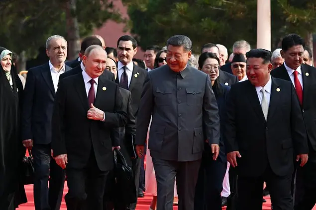 Il presidente russo Vladimir Putin, il presidente cinese Xi Jinping, il leader nordcoreano Kim Jong-un