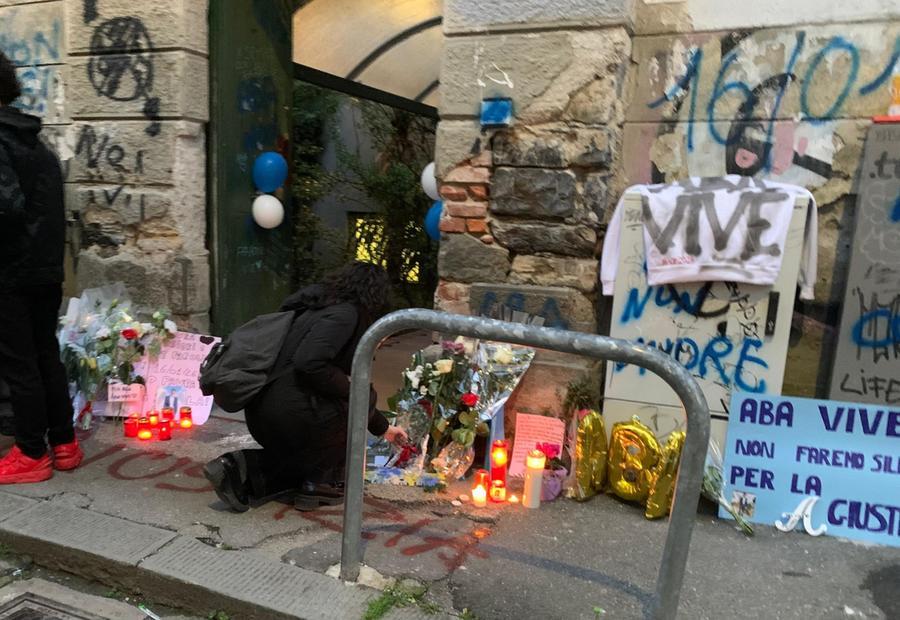 Studente ucciso a La Spezia, i coetanei contro i razzisti: «I coltelli? Non c’entra l’etnia»