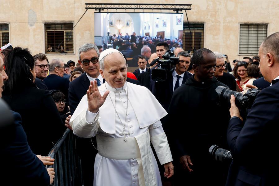 Papa Leone XIV: «Basta chiudere le porte agli stranieri»