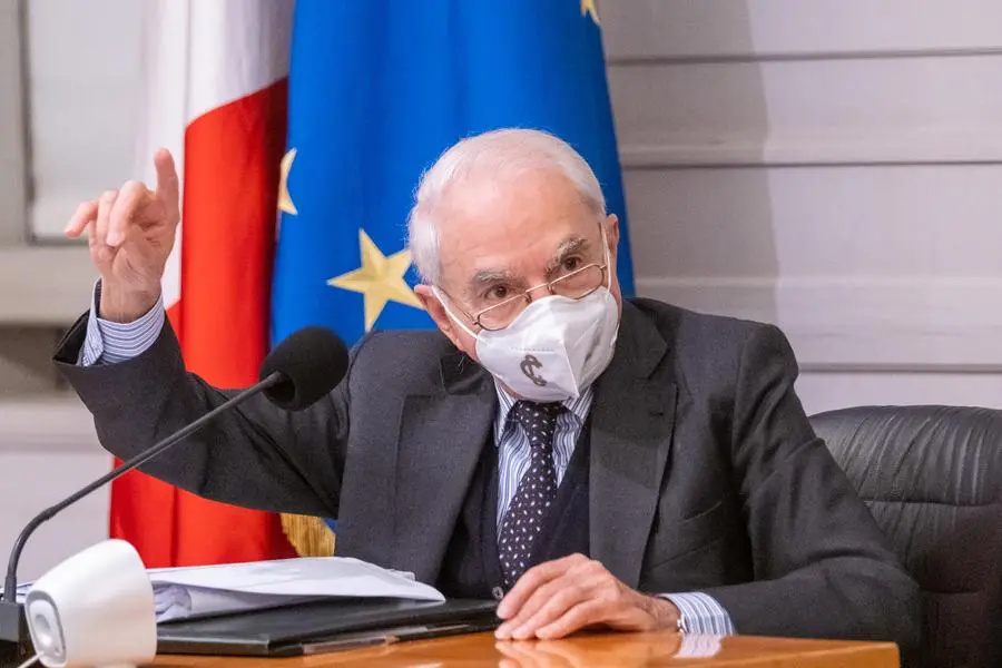 Foto Mauro Scrobogna /LaPresse 16-02-2022 Roma, Italy Politica Referendum - conferenza stampa Presidente Corte Costituzionale Nella foto: il presidente della Corte Costituzionale Giuliano Amato durante la conferenza stampa a seguito delle decisioni della Consulta sui quesiti referendari Photo Mauro Scrobogna / LaPresse February 16, 2021 Rome, Italy Politics Referendum - press conference of the President of the Constitutional Court In the photo: the president of the Constitutional Court Giuliano Amato during the press conference following the decisions of the Council on the referendum questions