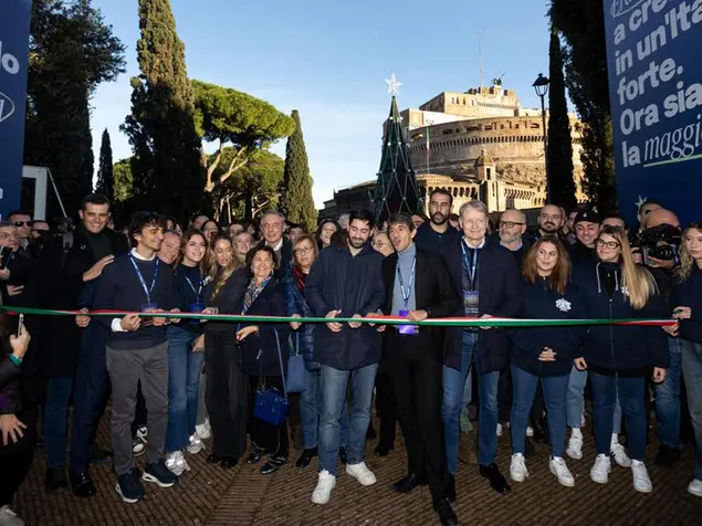Così il fascista ex Forza Nuova fa affari d’oro con Chigi, Atreju e Fratelli d’Italia