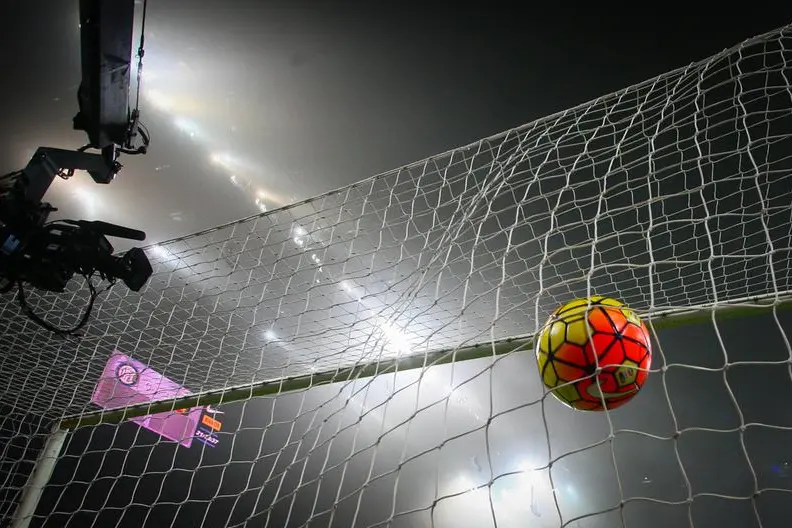 Foto LaPresse - Spada 05 Dicembre 2015 Milano ( Italia) Sport Calcio Inter - Genoa Campionato di Calcio Serie A TIM 2015 2016 - \\\" Stadio San Siro \\\" Nella foto: pallone telecamera diritti tv Photo LaPresse - Spada 05 December 2015 Milan ( Italy) Sport Soccer Inter - Genoa Italian Football Championship League A TIM 2015 2016 - \\\" San Siro Stadium \\\" In the pic: ball camera pay view