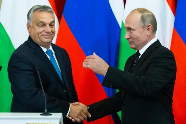 (Gli incontri tra ViktorOrbán e Vladimir Putin si intensificano da prima della sua elezione nel 2010. Orbán è stato a Mosca questo febbraio.\\u00A0Foto AP)