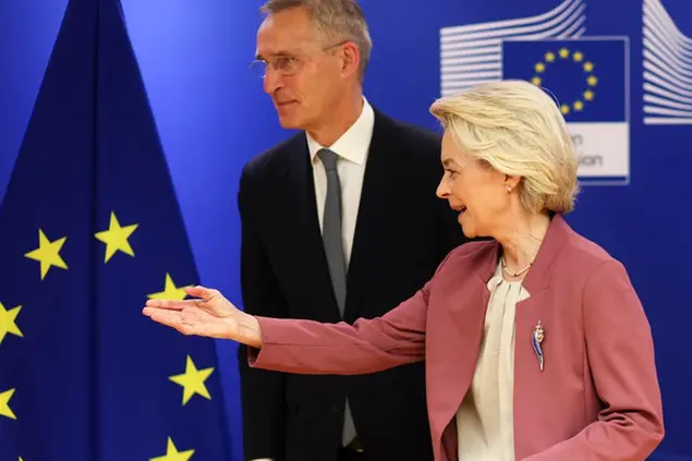 (Il segretario generale Nato con Ursula von der Leyen. Foto Ansa)