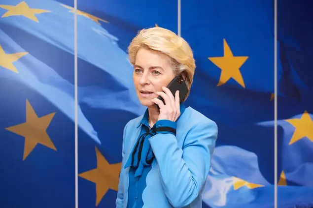 (La foto pubblicata su twitter da Ursula von der Leyen nell'annuncio della telefonata con Draghi)