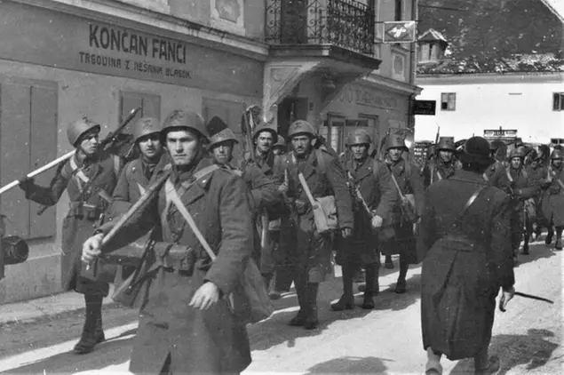Soldati italiani entrano a Lubiana