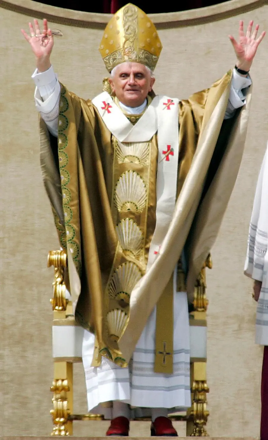 FILE - Pope Benedict XVI opens his arms as he celebrates his installment Mass in St. Peter's Square at the Vatican on April 24, 2005. Pope Emeritus Benedict XVI, the German theologian who will be remembered as the first pope in 600 years to resign, has died, the Vatican announced Saturday. He was 95. (AP Photo/Alessandra Tarantino, File) Associated Press/LaPresse EDITORIAL USE ONLY/ONLY ITALY AND SPAIN