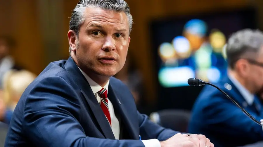 Iran, Hegseth batte cassa: «Altri 67 miliardi». Trump perso nella spirale delle minacce