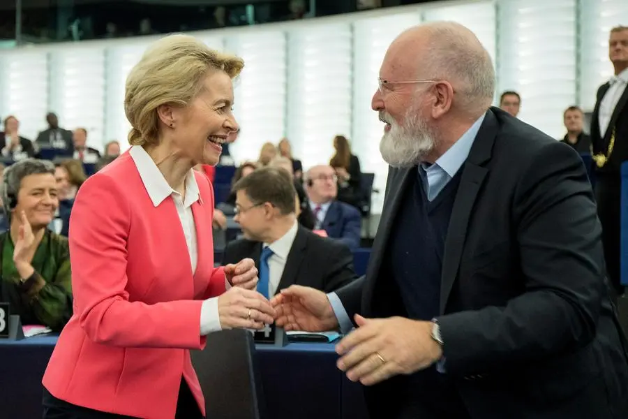 La presidente della Commissione, Ursual von der Leyen, e il vice presidente della Commissione europea, Frans Timmermans\\u00A0(LaPresse)